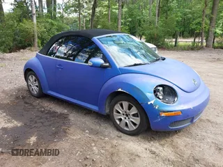 2010 Volkswagen Beetle with VIN 3VWRG3AL8AM003219, listed as a IAAI auction lot 42334898 with 114,832 mi miles and . Bid and sale history available at DreamBid. Image 1.
