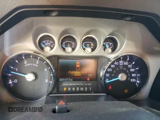 2012 Ford F-250 XL z VIN 1FT7W2BT7CEB60657, wystawiony jako Copart lot #88870585 z przebiegiem 323 147 mil mil oraz Nie do naprawy • Non repairable. Historia ofert i sprzedaży dostępna na DreamBid. Obrazek 9.