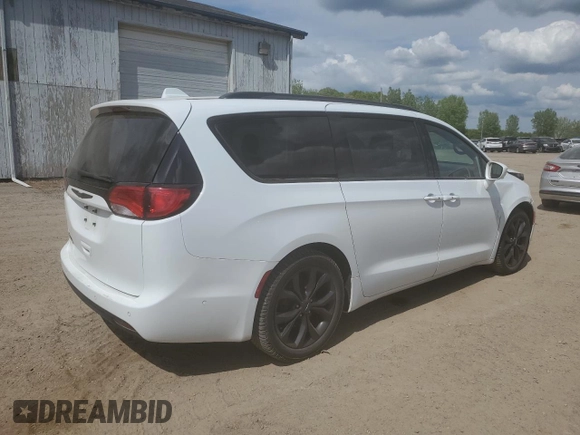 2018 Chrysler Pacifica Touring L Plus z VIN 2C4RC1EG9JR204331, wystawiony jako Copart lot #58386705 z przebiegiem 82 885 mil mil oraz Tytuł czysty. Historia ofert i sprzedaży dostępna na DreamBid. Obrazek 3.