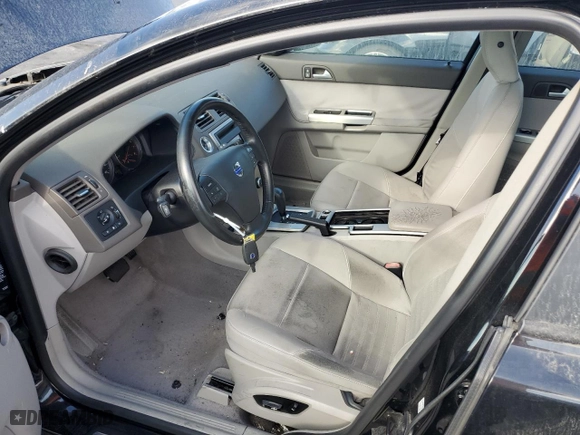 2009 Volvo V50 2.4L with VIN YV1MW390992466607, listed as a Copart auction lot 71972384 with 93,568 mi miles and Clean Title. Bid and sale history available at carsss.com. Image 7.