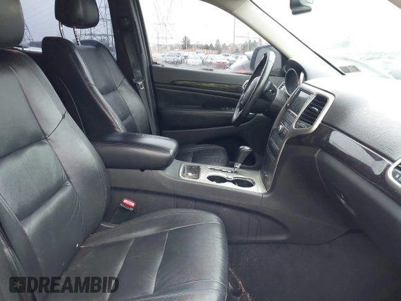 2013 Jeep Grand Cherokee Laredo with VIN 1C4RJEAG2DC573970, listed as a IAAI auction lot 41892914 with 185,050 mi miles. Bid and sale history available at carsss.com. Image 5.