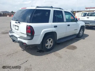 2003 Chevrolet TrailBlazer LS with VIN 1GNDT13S432186475, listed as a IAAI auction lot 42051267 with 212,529 mi miles. Bid and sale history available at carsss.com. Image 4.