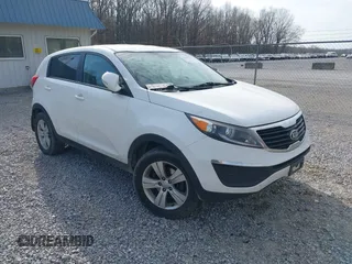 2013 Kia Sportage LX z VIN KNDPB3A21D7533188, wystawiony jako IAAI lot #41789723 z przebiegiem 238 885 mil mil oraz . Historia ofert i sprzedaży dostępna na DreamBid. Obrazek 1.