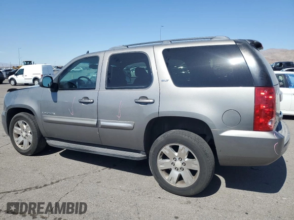2008 GMC Yukon SLT w/4SB with VIN 1GKFC13028R107436, listed as a Copart auction lot 73807804 with 185,017 mi miles and Salvage Title. Bid and sale history available at carsss.com. Image 2.
