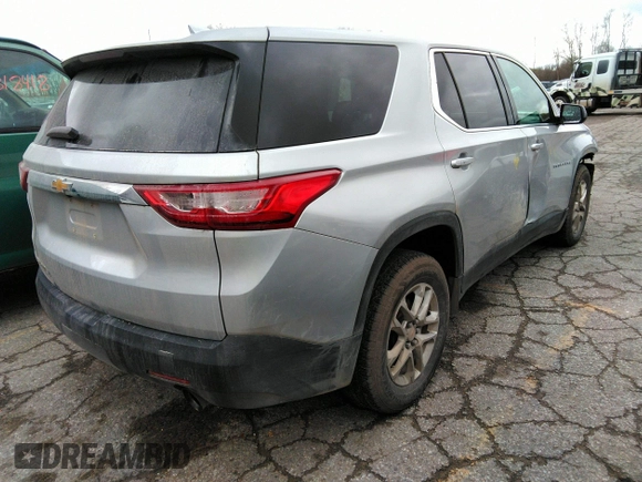 2019 Chevrolet Traverse LS with VIN 1GNEVFKWXKJ161228, listed as a IAAI auction lot 40867691 with 141,735 mi miles. Bid and sale history available at carsss.com. Image 4.