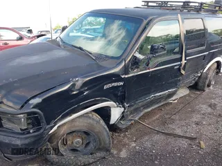2001 Ford Excursion Limited z VIN 1FMNU43SX1ED42733, wystawiony jako IAAI lot #41923234 z przebiegiem 371 157 mil mil oraz . Historia ofert i sprzedaży dostępna na DreamBid. Obrazek 6.