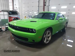 2017 Dodge Challenger SXT z VIN 2C3CDZAG2HH574239, wystawiony jako IAAI lot #41391595 z przebiegiem 92 377 mil mil oraz . Historia ofert i sprzedaży dostępna na DreamBid. Obrazek 17.