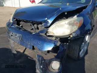 2006 Toyota Matrix STD with VIN 2T1KR32E46C609230, listed as a IAAI auction lot 40150644 with 183,550 mi miles. Bid and sale history available at carsss.com. Image 6.