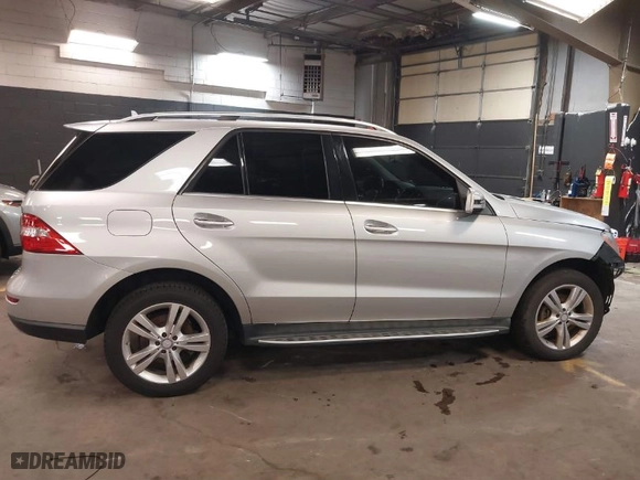 2014 Mercedes-Benz M-Class ML 350 with VIN 4JGDA5HB1EA312780, listed as a IAAI auction lot 41841481 with 183,196 mi miles. Bid and sale history available at carsss.com. Image 14.