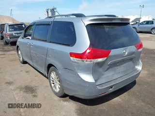 2011 Toyota Sienna XLE AAS с VIN 5TDYK3DC1BS142229, выставлен на аукционе IAAI как лот 42076380 с пробегом 132 768 миль миль и . История ставок и продаж доступна на DreamBid. Изображение 3.
