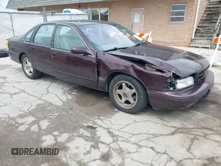 1995 Chevrolet Caprice z VIN 1G1BL52PXSR184877, wystawiony jako IAAI lot #42105547 z przebiegiem 109 845 mil mil oraz . Historia ofert i sprzedaży dostępna na DreamBid. Obrazek 1.