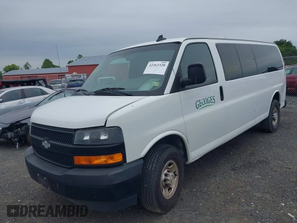 2020 Chevrolet Express Passenger LS z VIN 1GAZGNFP7L1212812, wystawiony jako IAAI lot #42263328 z przebiegiem 350 936 mil mil oraz . Historia ofert i sprzedaży dostępna na DreamBid. Obrazek 17.