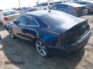 2012 Audi A5 Premium Plus z VIN WAULFAFR3CA028085, wystawiony jako IAAI lot #42181163 z przebiegiem 112 134 mil mil oraz . Historia ofert i sprzedaży dostępna na DreamBid. Obrazek 3.