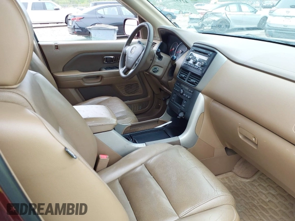 2007 Honda Pilot EX-L with VIN 5FNYF18537B021184, listed as a IAAI auction lot 42142092 with 245,462 mi miles. Bid and sale history available at carsss.com. Image 5.