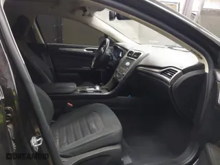 2020 Ford Fusion SE with VIN 3FA6P0HD6LR150833, listed as a IAAI auction lot 41724416 with 113,061 mi miles. Bid and sale history available at carsss.com. Image 5.