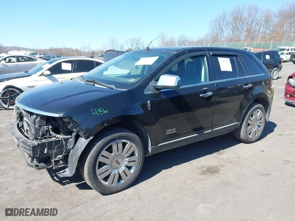2009 Lincoln MKX with VIN 2LMDU88C69BJ02093, listed as a IAAI auction lot 41751532 with 172,431 mi miles. Bid and sale history available at carsss.com. Image 2.