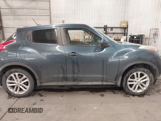 2011 Nissan Juke SL with VIN JN8AF5MV7BT026204, listed as a IAAI auction lot 41476430 with 104,354 mi miles. Bid and sale history available at carsss.com. Image 14.