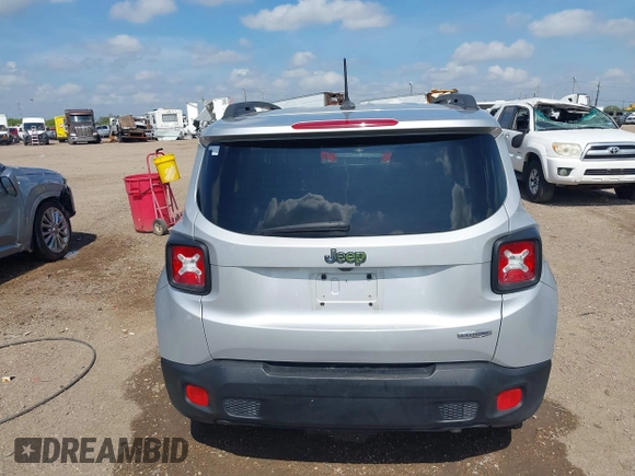 2015 Jeep Renegade Latitude with VIN ZACCJABH0FPB65461, listed as a IAAI auction lot 39756561 with 132,135 mi miles. Bid and sale history available at carsss.com. Image 17.