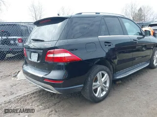 2012 Mercedes-Benz M-Class ML 350 with VIN 4JGDA5HB4CA001311, listed as a IAAI auction lot 41978079 with 143,328 mi miles. Bid and sale history available at carsss.com. Image 4.