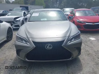 2019 Lexus ES with VIN 58ABZ1B19KU023027, listed as a IAAI auction lot 41935746 with 72,360 mi miles. Bid and sale history available at carsss.com. Image 12.