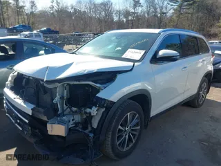 2019 Toyota Highlander SE with VIN 5TDJZRFH1KS922403, listed as a IAAI auction lot 41430051 with 93,767 mi miles. Bid and sale history available at carsss.com. Image 2.