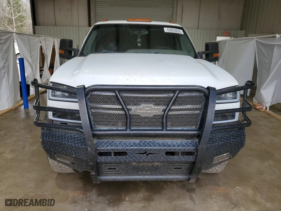2006 Chevrolet Silverado 3500 SRW Wrk Trk with VIN 1GCHK33D66F254783, listed as a Copart auction lot 43820835 with 241,918 mi miles and Clean Title. Bid and sale history available at carsss.com. Image 5.