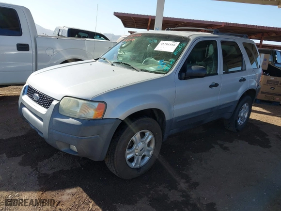 2004 Ford Escape XLT with VIN 1FMYU03114KA43652, listed as a IAAI auction lot 41701166 with 201,035 mi miles. Bid and sale history available at carsss.com. Image 2.