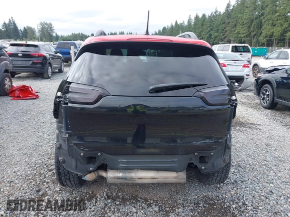 2014 Jeep Cherokee Trailhawk z VIN 1C4PJMBB1EW145683, wystawiony jako IAAI lot #42487730 z przebiegiem 148 277 mil mil oraz . Historia ofert i sprzedaży dostępna na DreamBid. Obrazek 17.
