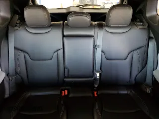2025 Jeep Compass Limited z VIN 3C4NJDCN9ST552801, wystawiony jako Copart lot #64312945 z przebiegiem 3 401 mil mil oraz Szkoda całkowita • Salvage title. Historia ofert i sprzedaży dostępna na DreamBid. Obrazek 10.