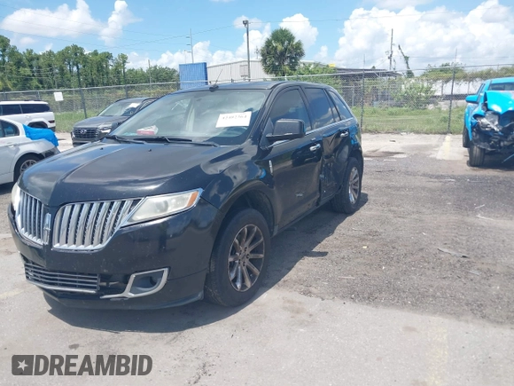 2011 Lincoln MKX z VIN 2LMDJ6JK5BBJ11856, wystawiony jako IAAI lot #42482364 z przebiegiem Nie podano mil oraz . Historia ofert i sprzedaży dostępna na DreamBid. Obrazek 2.