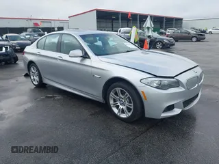 2012 BMW 5 Series 528i z VIN WBAXG5C54CDX02556, wystawiony jako IAAI lot #42118060 z przebiegiem 154 664 mil mil oraz . Historia ofert i sprzedaży dostępna na DreamBid. Obrazek 1.