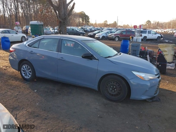 2015 Toyota Camry Hybrid LE with VIN 4T1BD1FK6FU151692, listed as a IAAI auction lot 41674431 with 440,405 mi miles. Bid and sale history available at carsss.com. Image 13.
