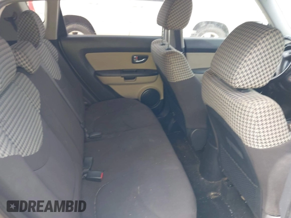 2013 Kia Soul ! with VIN KNDJT2A6XD7584849, listed as a IAAI auction lot 42079505 with 85,978 mi miles. Bid and sale history available at carsss.com. Image 8.
