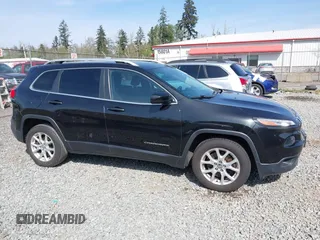 2016 Jeep Cherokee Altitude z VIN 1C4PJLCB5GW208005, wystawiony jako IAAI lot #42120987 z przebiegiem 179 423 mil mil oraz . Historia ofert i sprzedaży dostępna na DreamBid. Obrazek 13.