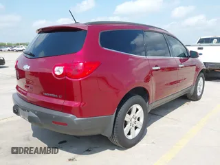 2011 Chevrolet Traverse 1LT z VIN 1GNKRGED8BJ286753, wystawiony jako IAAI lot #42107568 z przebiegiem 178 663 mil mil oraz . Historia ofert i sprzedaży dostępna na DreamBid. Obrazek 4.