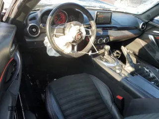 2017 FIAT 124 Spider Elaborazione Abarth z VIN JC1NFAEK2H0123795, wystawiony jako Copart lot #89278685 z przebiegiem 51 179 mil mil oraz Szkoda całkowita • Salvage title. Historia ofert i sprzedaży dostępna na DreamBid. Obrazek 8.