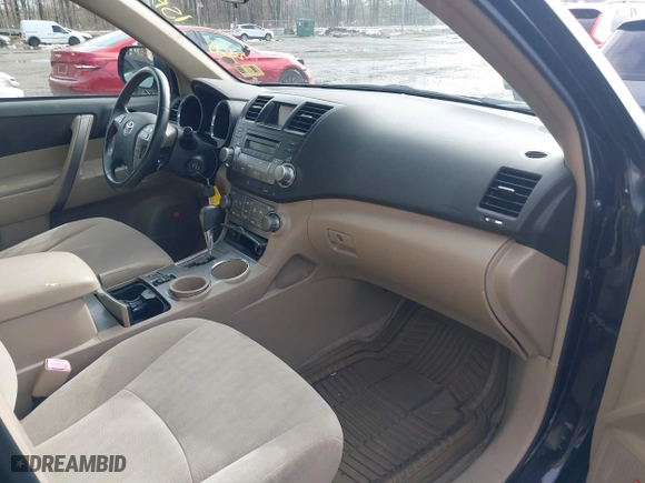 2009 Toyota Highlander Sport with VIN JTEES43A892129046, listed as a IAAI auction lot 41533224 with 178,359 mi miles. Bid and sale history available at carsss.com. Image 5.