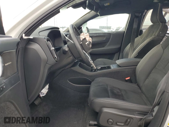 2023 Volvo C40 Ultimate с VIN YV4ED3GM8P2037040, выставлен на аукционе Copart как лот 37162894 с пробегом Не указан миль и . История ставок и продаж доступна на DreamBid. Изображение 7.