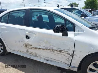 2024 Toyota Corolla LE z VIN 5YFB4MDE1RP166217, wystawiony jako IAAI lot #42537134 z przebiegiem 33 269 mil mil oraz . Historia ofert i sprzedaży dostępna na DreamBid. Obrazek 13.