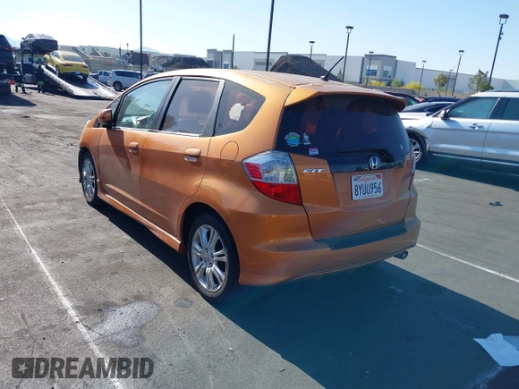 2011 Honda Fit Sport z VIN JHMGE8H59BS008957, wystawiony jako IAAI lot #42360019 z przebiegiem 158 975 mil mil oraz . Historia ofert i sprzedaży dostępna na DreamBid. Obrazek 3.