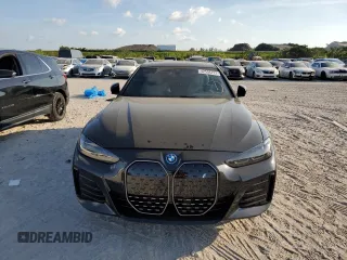 2023 BMW i4 eDrive40 z VIN WBY73AW07PFP07184, wystawiony jako Copart lot #42594723 z przebiegiem 1547 mil mil oraz . Historia ofert i sprzedaży dostępna na DreamBid. Obrazek 5.