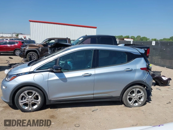 2017 Chevrolet Bolt EV LT z VIN 1G1FW6S02H4171516, wystawiony jako IAAI lot #42004692 z przebiegiem Nie podano mil oraz . Historia ofert i sprzedaży dostępna na DreamBid. Obrazek 14.