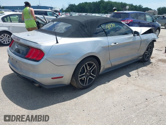 2020 Ford Mustang EcoBoost z VIN 1FATP8UH6L5106537, wystawiony jako IAAI lot #42518474 z przebiegiem 86 971 mil mil oraz . Historia ofert i sprzedaży dostępna na DreamBid. Obrazek 4.