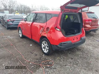 2020 Kia Soul S with VIN KNDJ23AU0L7731797, listed as a IAAI auction lot 41509315 with 110,390 mi miles. Bid and sale history available at carsss.com. Image 3.