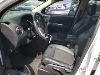 2015 Jeep Compass Latitude with VIN 1C4NJDEB8FD303453, listed as a Copart auction lot 52334755 with 92,005 mi miles and Salvage Title. Bid and sale history available at carsss.com. Image 7.