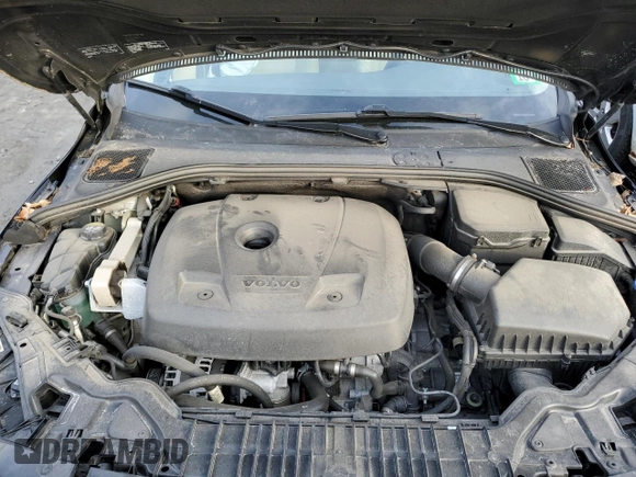2018 Volvo V60 Dynamic with VIN YV140MEL1J2398668, listed as a Copart auction lot 39866883 with 69,534 mi miles. Bid and sale history available at carsss.com. Image 11.