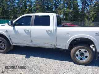 2019 Ram 2500 Laramie z VIN 3C6UR5FL9KG727505, wystawiony jako IAAI lot #42460333 z przebiegiem 27 987 mil mil oraz . Historia ofert i sprzedaży dostępna na DreamBid. Obrazek 6.