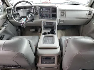 2003 Chevrolet Silverado 2500HD LS with VIN 1GCHK23163F108248, listed as a Copart auction lot 47456155 with 283,402 mi miles and Salvage Title. Bid and sale history available at carsss.com. Image 8.