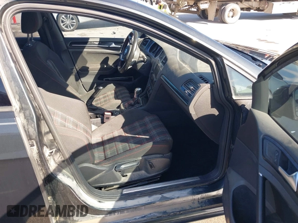 2017 Volkswagen GTI S z VIN 3VW447AU3HM033323, wystawiony jako IAAI lot #41654572 z przebiegiem 114 741 mil mil oraz . Historia ofert i sprzedaży dostępna na DreamBid. Obrazek 5.