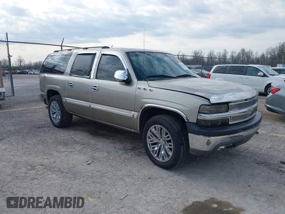 2003 Chevrolet Suburban Z71 with VIN 3GNFK16Z33G170733, listed as a IAAI auction lot 41741020 with 204,544 mi miles. Bid and sale history available at carsss.com. Image 1.